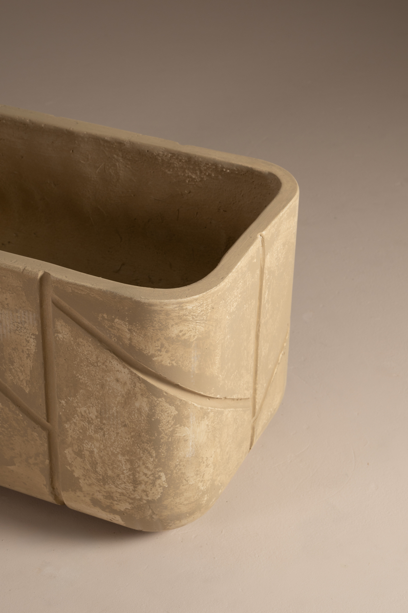 Кашпо на террасу от звезды дизайна