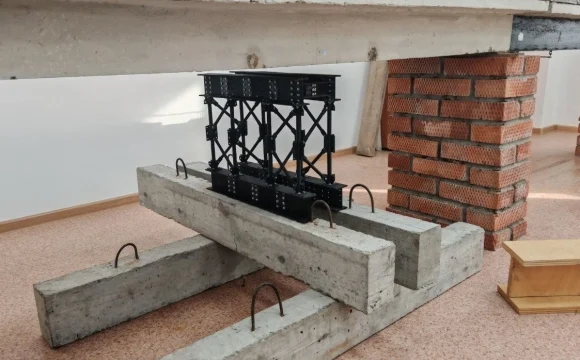 В ТГАСУ разработали легкие, но прочные балки для мостов из переработанного пластика