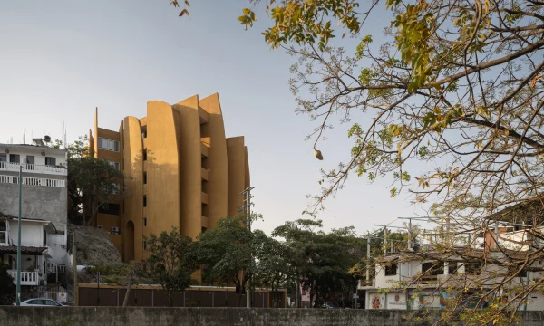 Новый жилой дом "Carpinteros" в городе Сиуатанехо, Мексика