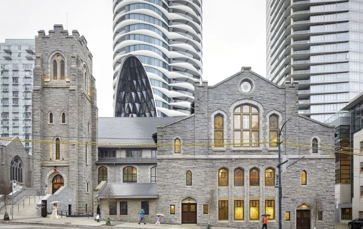 Комплекс "Бабочка + Первая баптистская церковь" в Ванкувере, Канада