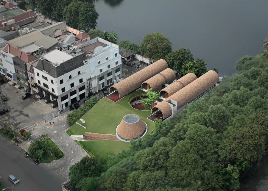 Ресторан на склоне в городе Джакарта, Индонезия