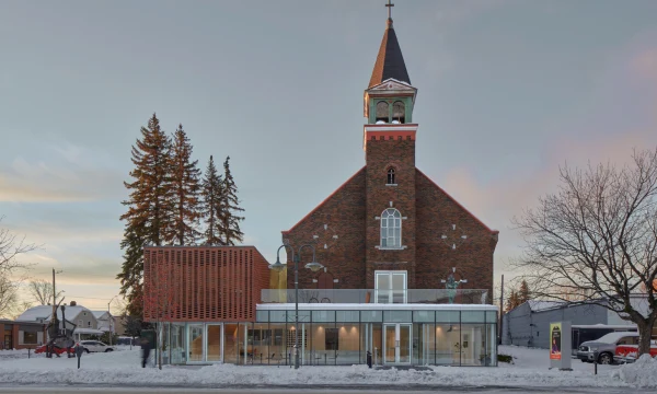 Культурный центр "Agora des Arts" в городе Руин-Норанда, Канада