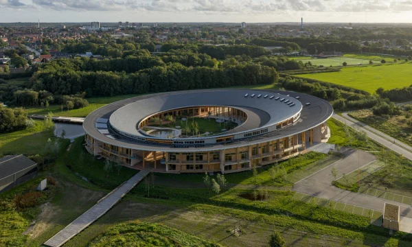 Завершено строительство Колледжа ремёсел в Хернинге, Дания