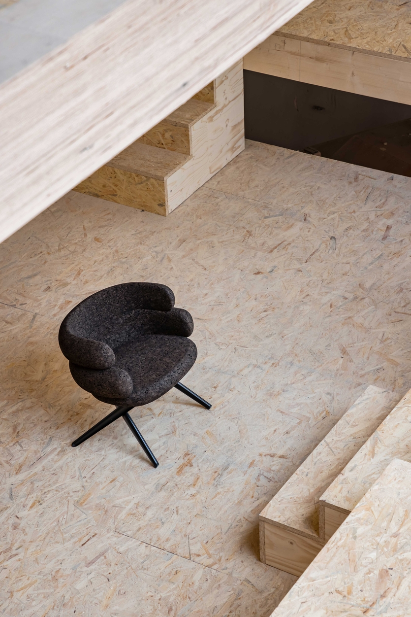 Кресло формата «2 в 1» : новинка в гостиную