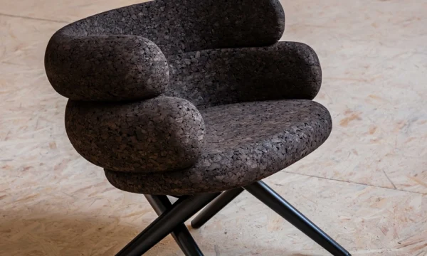 Кресло формата &laquo;2 в 1&raquo; : новинка в гостиную