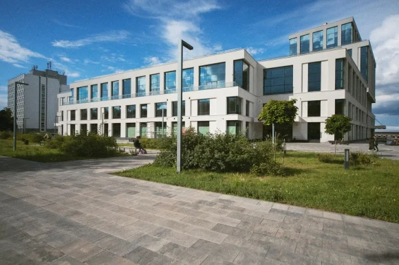 В Калининграде при строительстве школы присвоили бюджетные средства