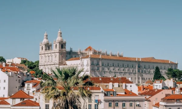 С 2022 года в Португалии разрешена покупка недвижимости с использованием криптовалюты под нотариальн