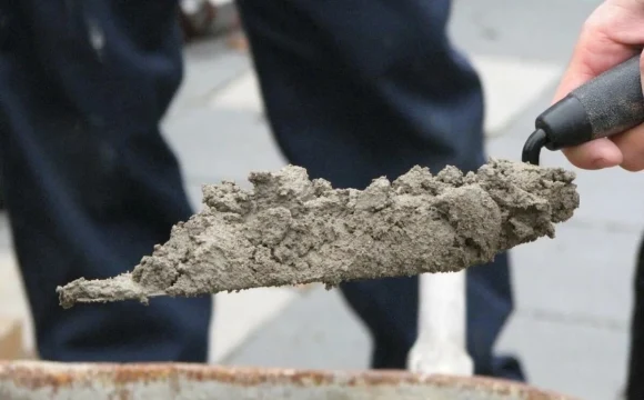 ЕС запретил экспорт в Россию цемента, земли и соли