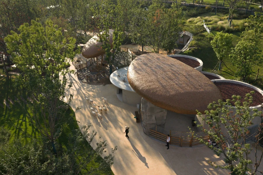 &laquo;Небесные валуны&raquo; из плетёного бамбука на экоферме в Китае