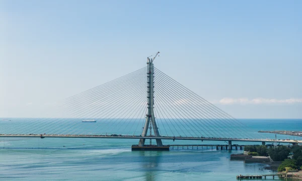 Строительство моста Даньцзян близко к завершению в Тайбэе