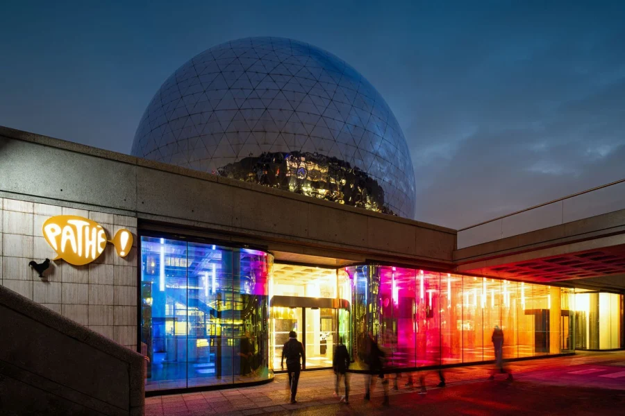 Завершена реконструкция кинотеатра La Géode в Париже, Франция