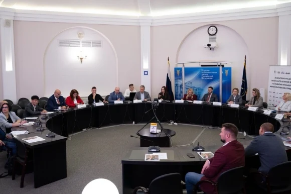 На &laquo;Дорожных вопросах&raquo; в Торгово-промышленной палате обсудили влияние дорог на экономику