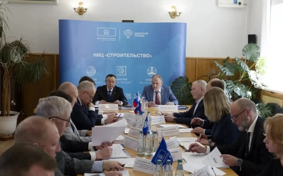 Файзуллин провел рабочее совещание по развитию научной составляющей стройотрасли