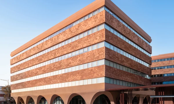 Новый офисный комплекс HUB26 в Салониках, Греция