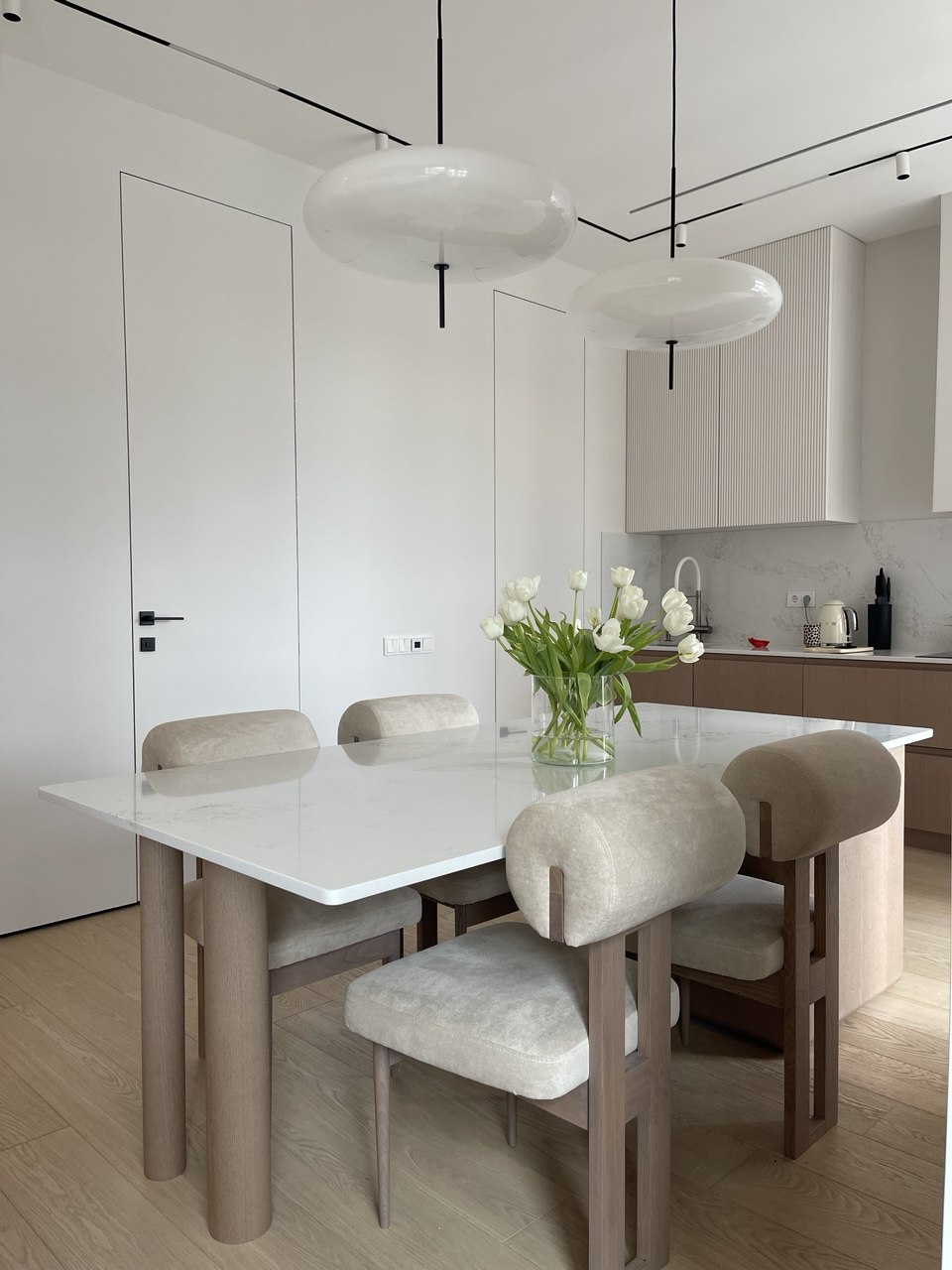 Фото интерьера кухни в ЖК