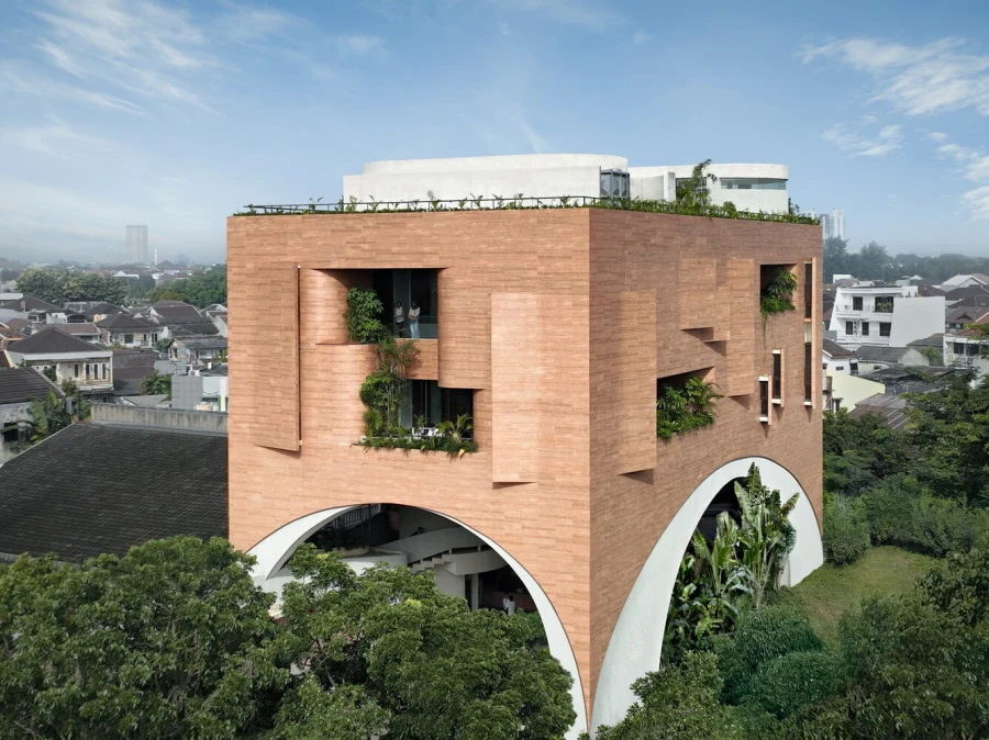 Офисное здание Sagehaus Office Garden в Джакарте, Индонезия