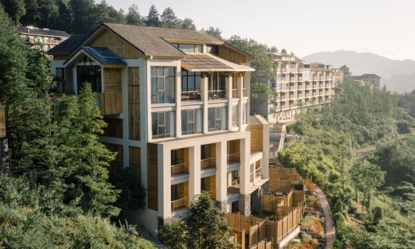 Преобразование офисного здания в отель в городе Чунцин, Китай