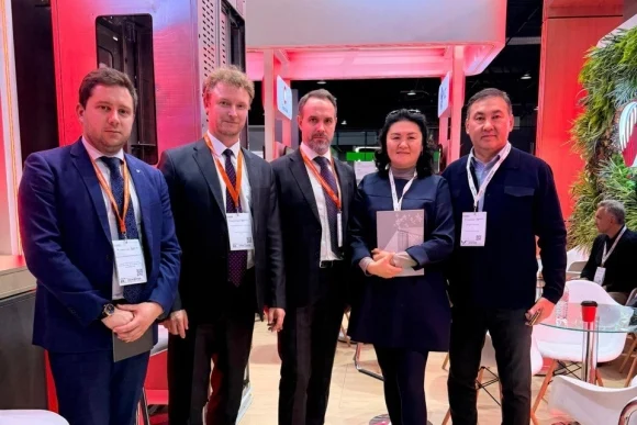 ЩЛЗ представил подъемник для ветроэнергетики на выставке в Казахстане ЩЛЗ представил подъемник для ветроэнергетики на выставке в Казахстане