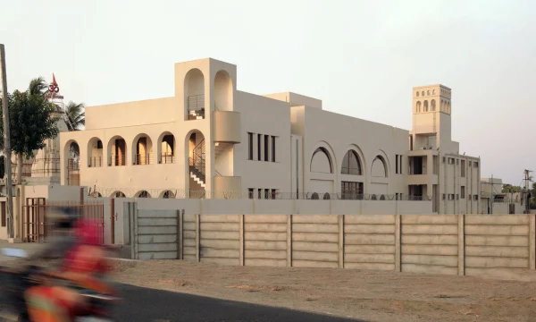 Храмовый комплекс и общественный центр Нардипур, Индия Храмовый комплекс и общественный центр Нардипур, Индия