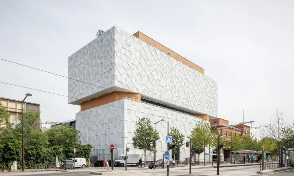 Радикальное расширение школы 42 в городе Париж, Франция