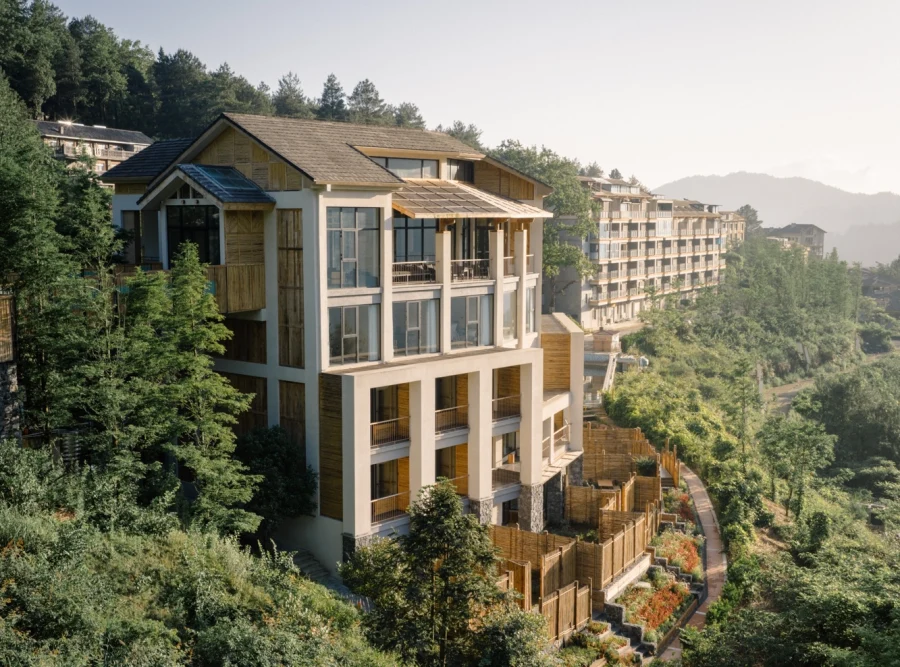 Преобразование офисного здания в отель в городе Чунцин, Китай Преобразование офисного здания в отель в городе Чунцин, Китай